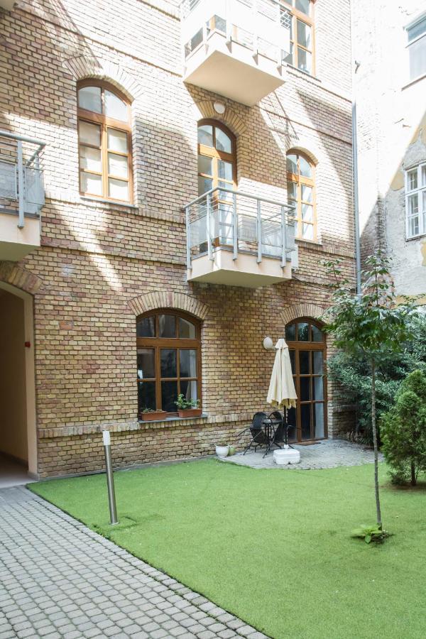 Aradi Apartment บูดาเปสต์ ภายนอก รูปภาพ