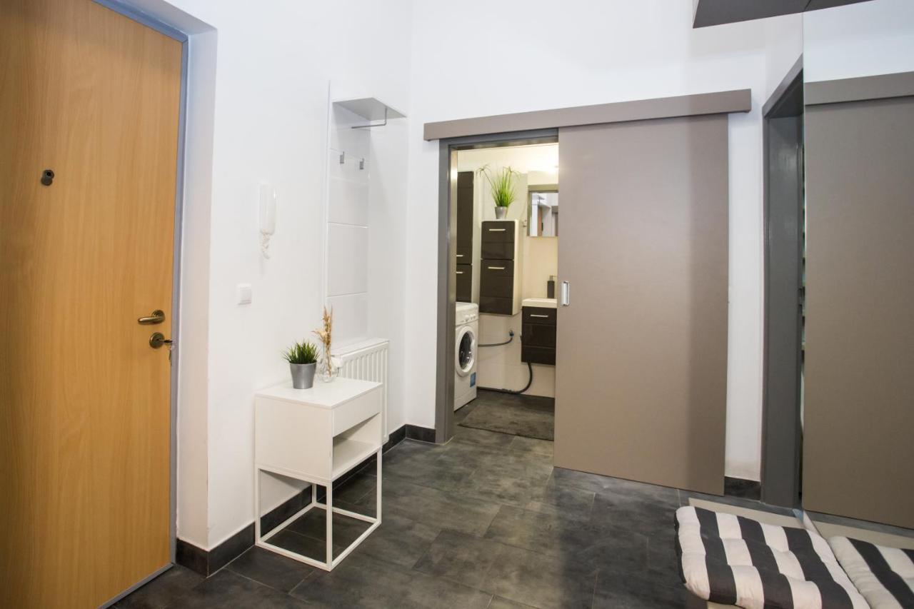 Aradi Apartment บูดาเปสต์ ภายนอก รูปภาพ